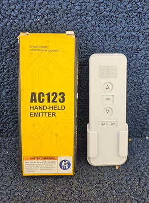 AC123-16D Hand-Held RF Transmitter - Blinds Remote Control 433.92MHz - White
