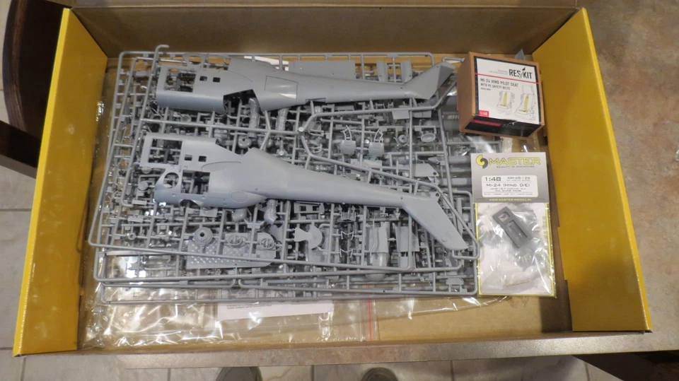 Zvezda 1/48 Mi-24P trasero con extras! Foto 3 de 3