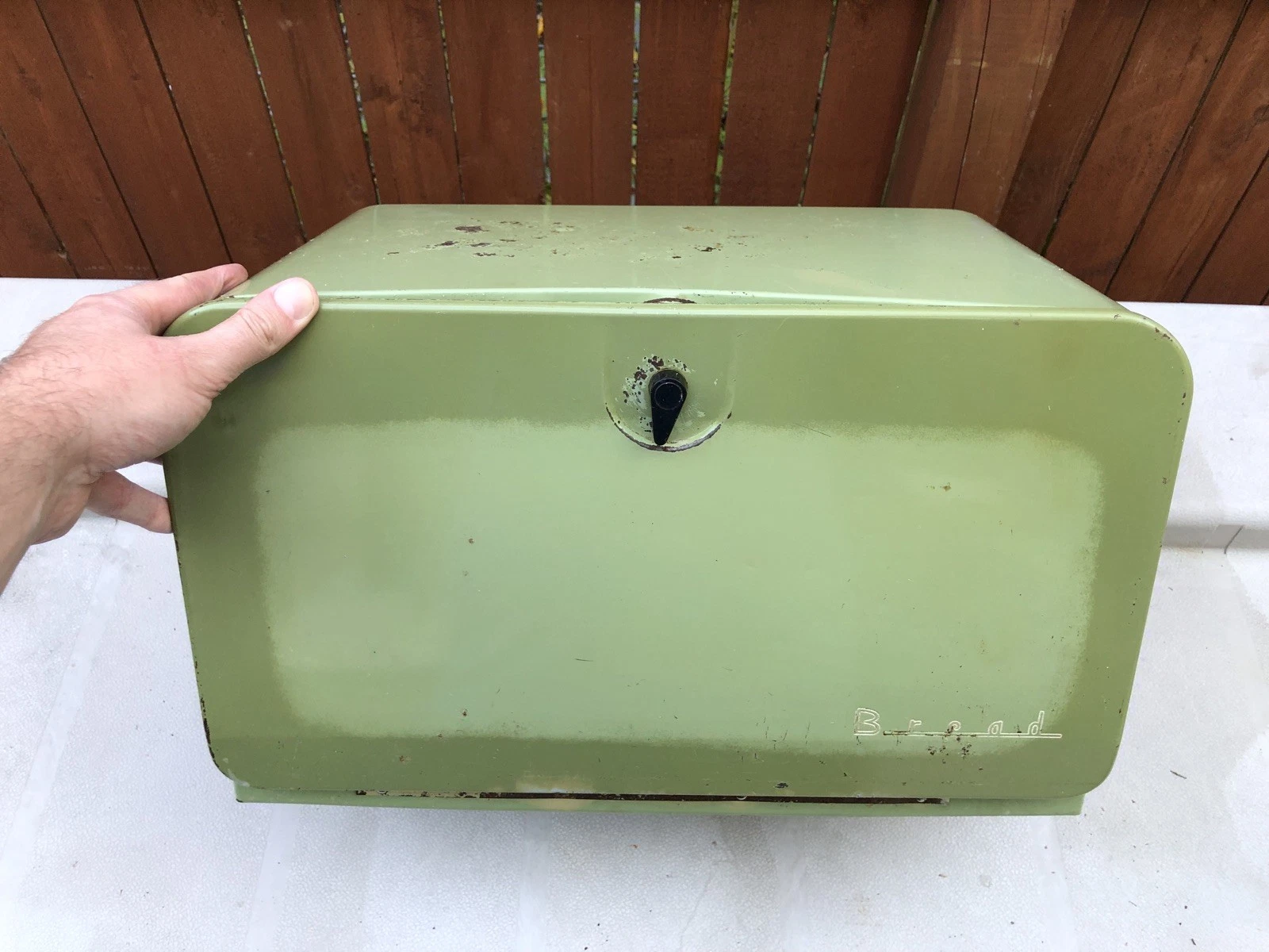 VTG Avocado Green Pantry Queen Metal Tin MCM Countertop Pie Bread Box
Opens in a new window or tab