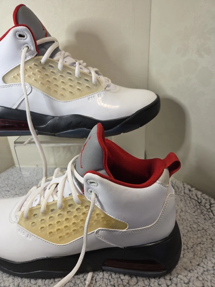 Air Jordan Maxin 200 White Gym Red-Black CD6107-101 ,With Box Size 10.5 - Image 3 of 4