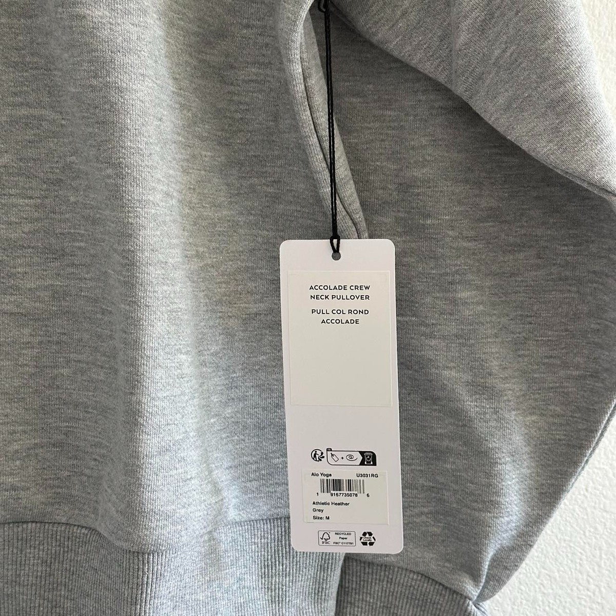 Alo Yoga Accolade Crew Neck Pullover in Athletic Heather Grey