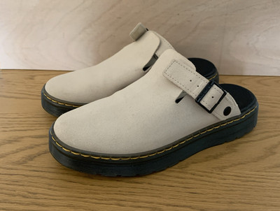 Dr Martens Carlson Pantoletten / Sandalen - Beige Wildleder - Two Way Wear - UK 8 EU 42