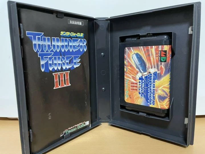 SEGA Mega Drive Thunder Force III 3 w/Box Manual Retro Game Japan Import - Image 2 of 3