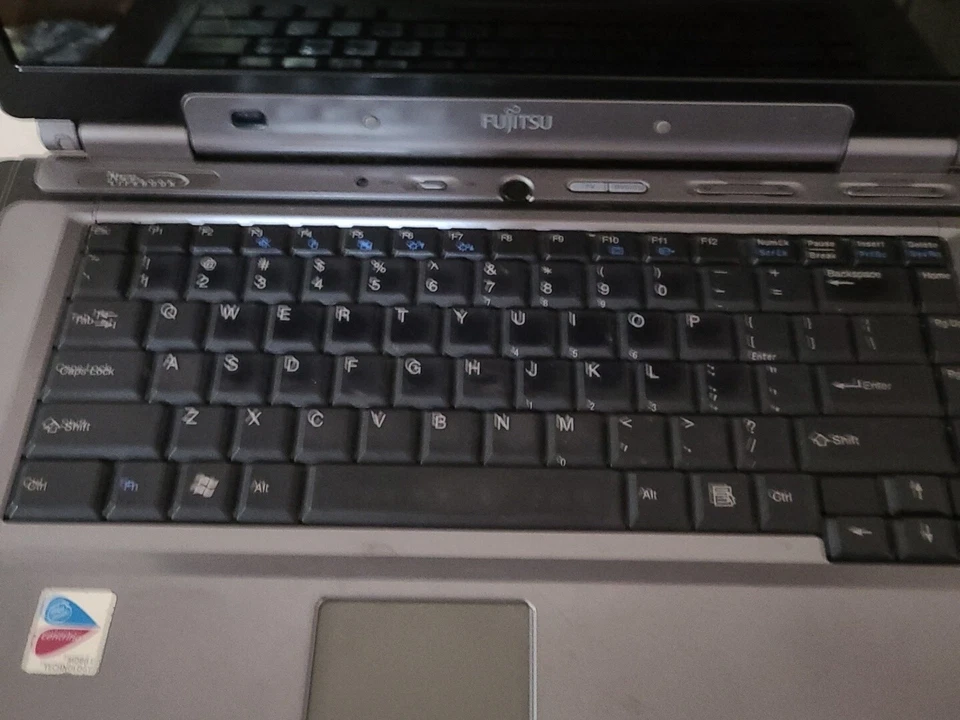  Fujitsu LIFEBOOK N3510 Pantalla defectuosa. Foto 3 de 4