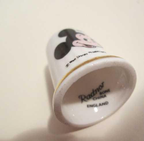VTG "MICKEY" WALT DISNEY PRODUCTIONS THIMBLE, RADNOR BONE CHINA, ENGLAND - Picture 3 of 3