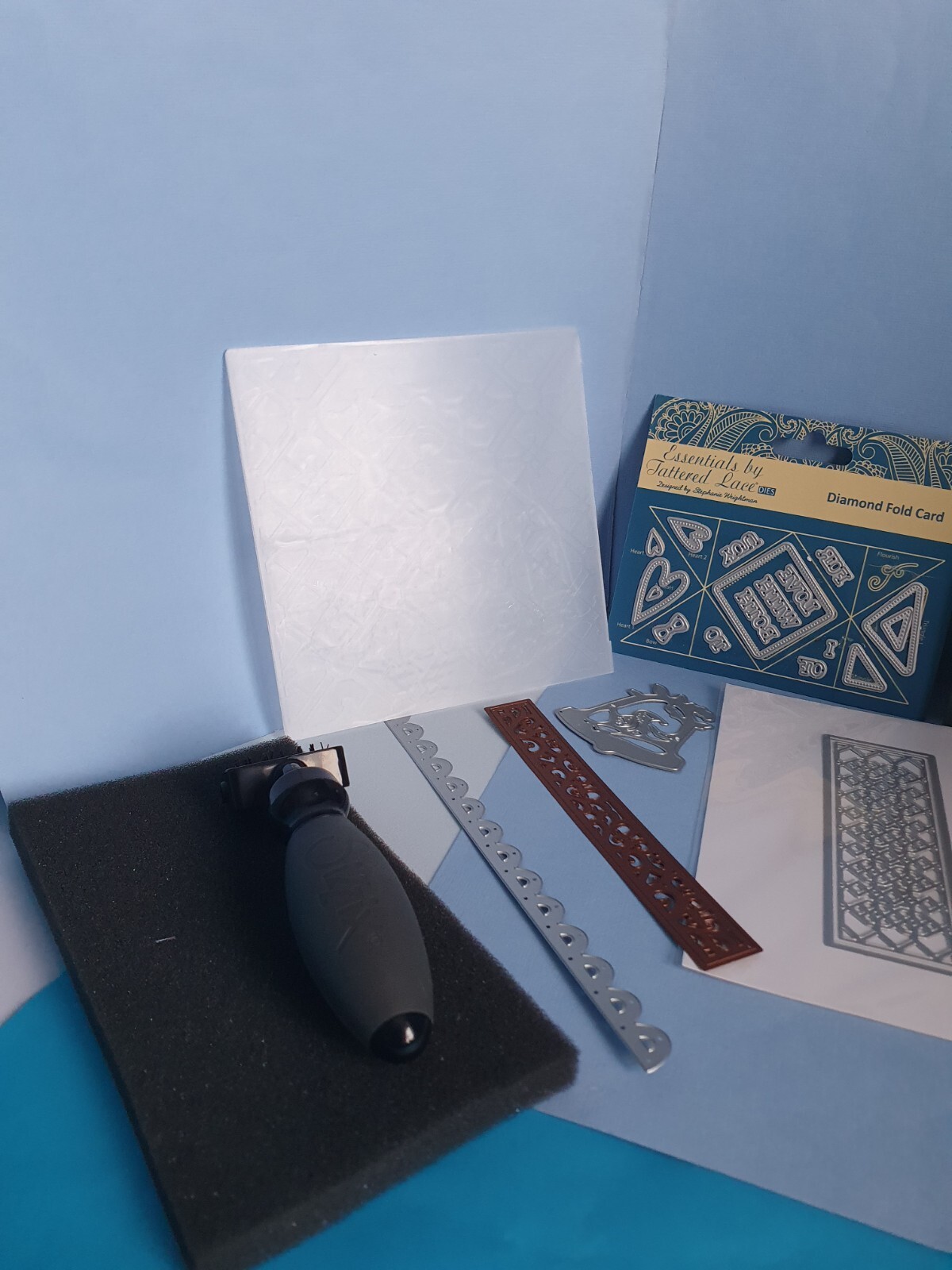 Sizzix Big Shot Switch Electric die cutting machine plates dies emboss