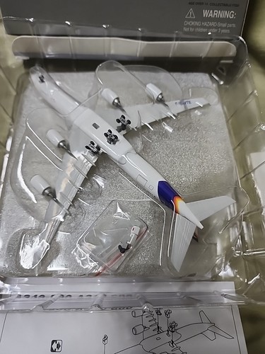 Dragon Wings 55712 Airbus Industries A340-541 1/400 Scale Model - Picture 8 of 16