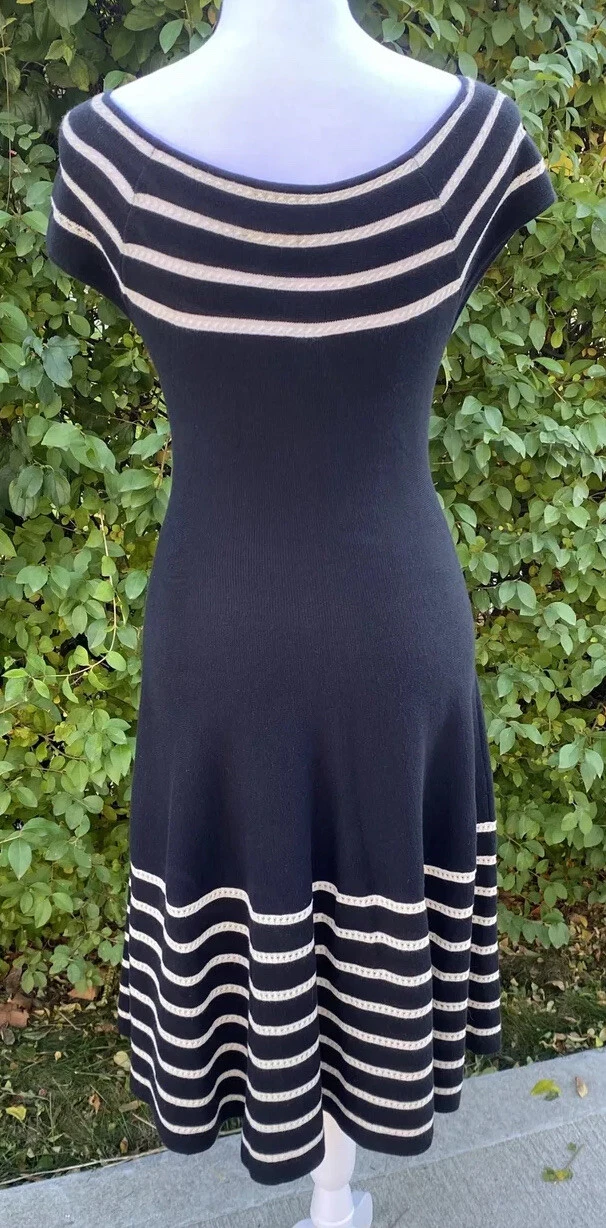 Abito Kate Spade a righe aderente e svasato taglia XS nero panna senza maniche maglia cotone