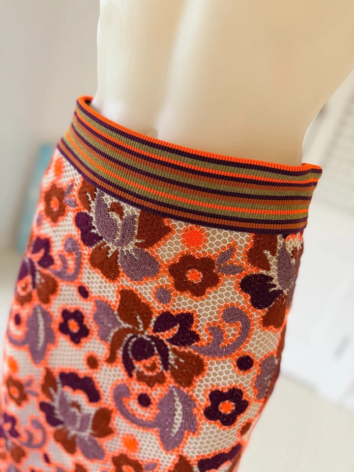 Falda lápiz Burberry para mujer neón hilo metálico dobladillo festoneado forrada de seda UK2 Foto 4 de 4