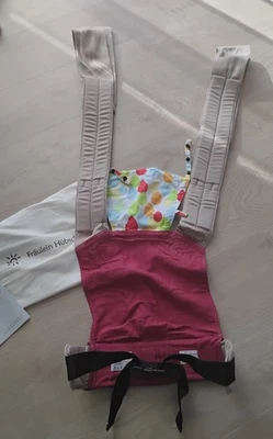 Fräulein Hübsch Mei Tai Baby-Kleinkindertragehilfe in Rot und Beige, Fast Neu - Bild 1 von 4