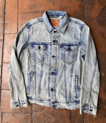 Y2K Levi's Denim Trucker Jacket Men's Medium Red Tab Distressed Light Wash 