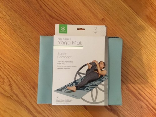 Faltbare GAIAM Yogamatte superkompakt ultraleicht - Bild 1 von 2