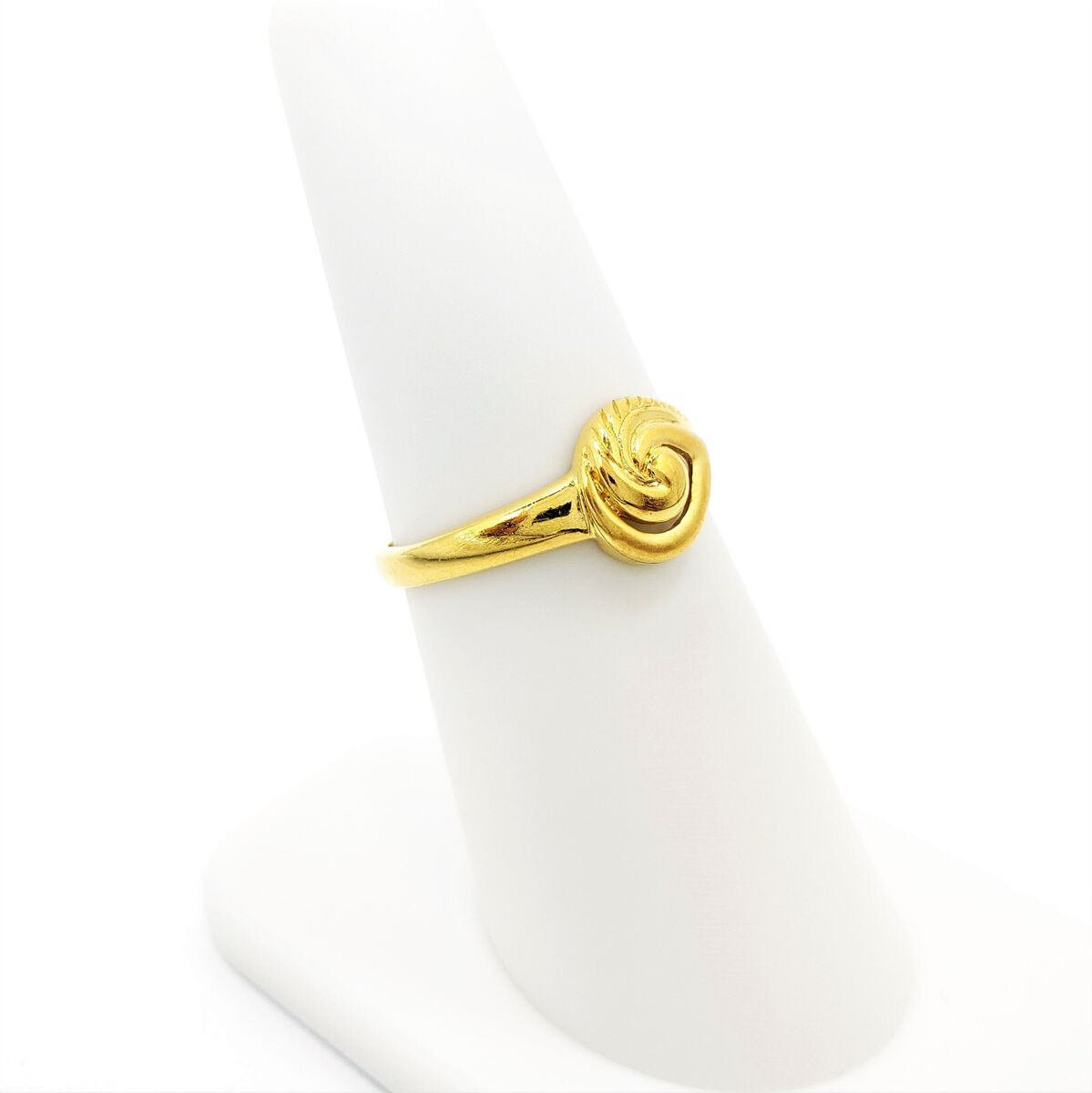 22K Solid Yellow Gold Ring US 6.75 Female Genuine Hallmarked 22K Solid Yellow Gold Ring US 6.75 Female Genuine Hallmarked