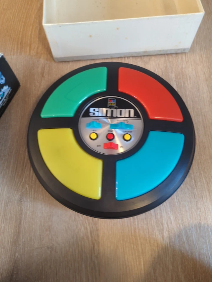 Milton Bradley MB 1978 Simon Says juego electrónico caja original vintage funciona Foto 3 de 4