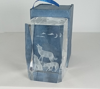 3 D LASER ECTCHED HOLOGRAM WOLF  WITH LIGHT BASE CHANGING COLORS