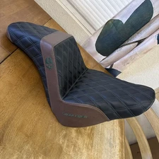 SADDLEMEN Step-Up Seat Full Green Lattice Stitch Born Scum Harley FLFB 18-2025