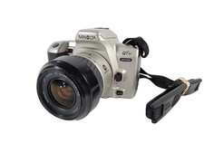 Minolta Maxxum QTsi 35mm SLR Film Camera with AF Zoom 35-80mm Lens