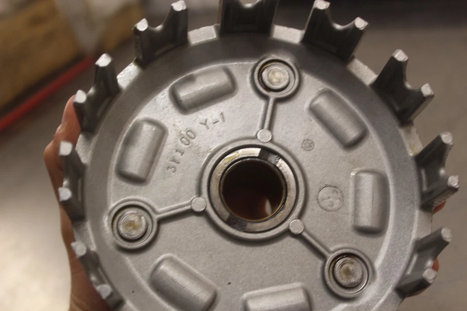 Yamaha TT250 1980 embrague completo con placas cubo de cesta Y859 Foto 4 de 4