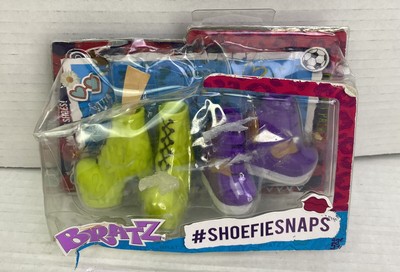 Bratz Shoefiesnaps Shoefie Snaps Shoes - 2 Pairs Of Brat Doll Shoes Dolls