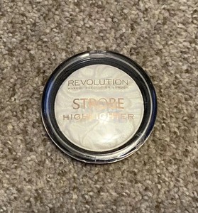 makeup revolution strobe highlighter