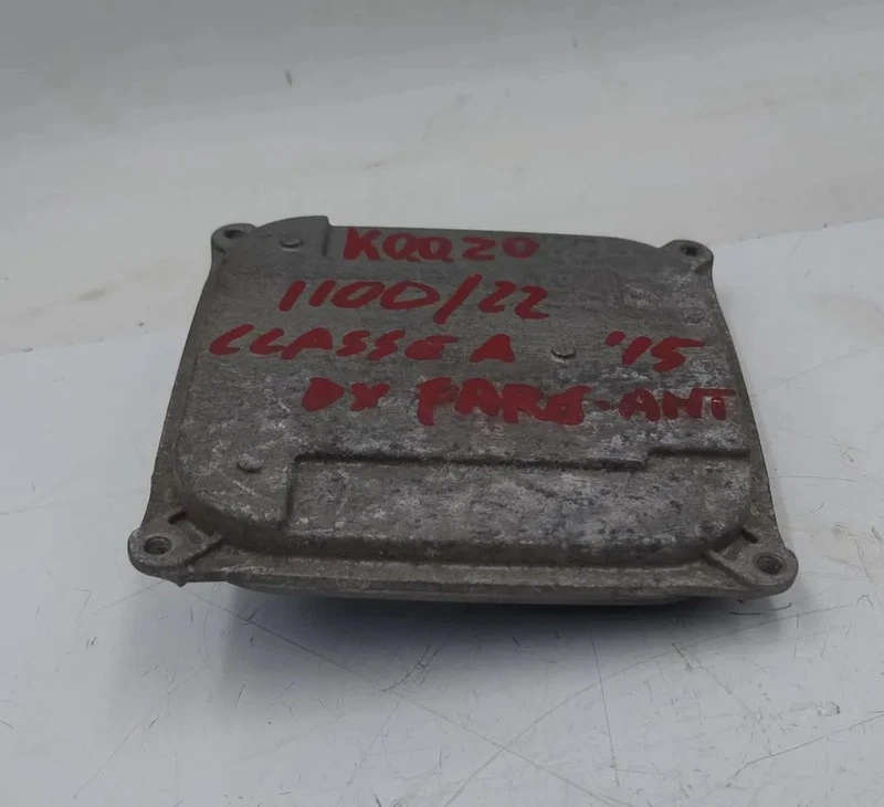 CENTRALINA XENON per MERCEDES BENZ CLASSE A (W176) (07 12 11 15 - Immagine 2 di 4