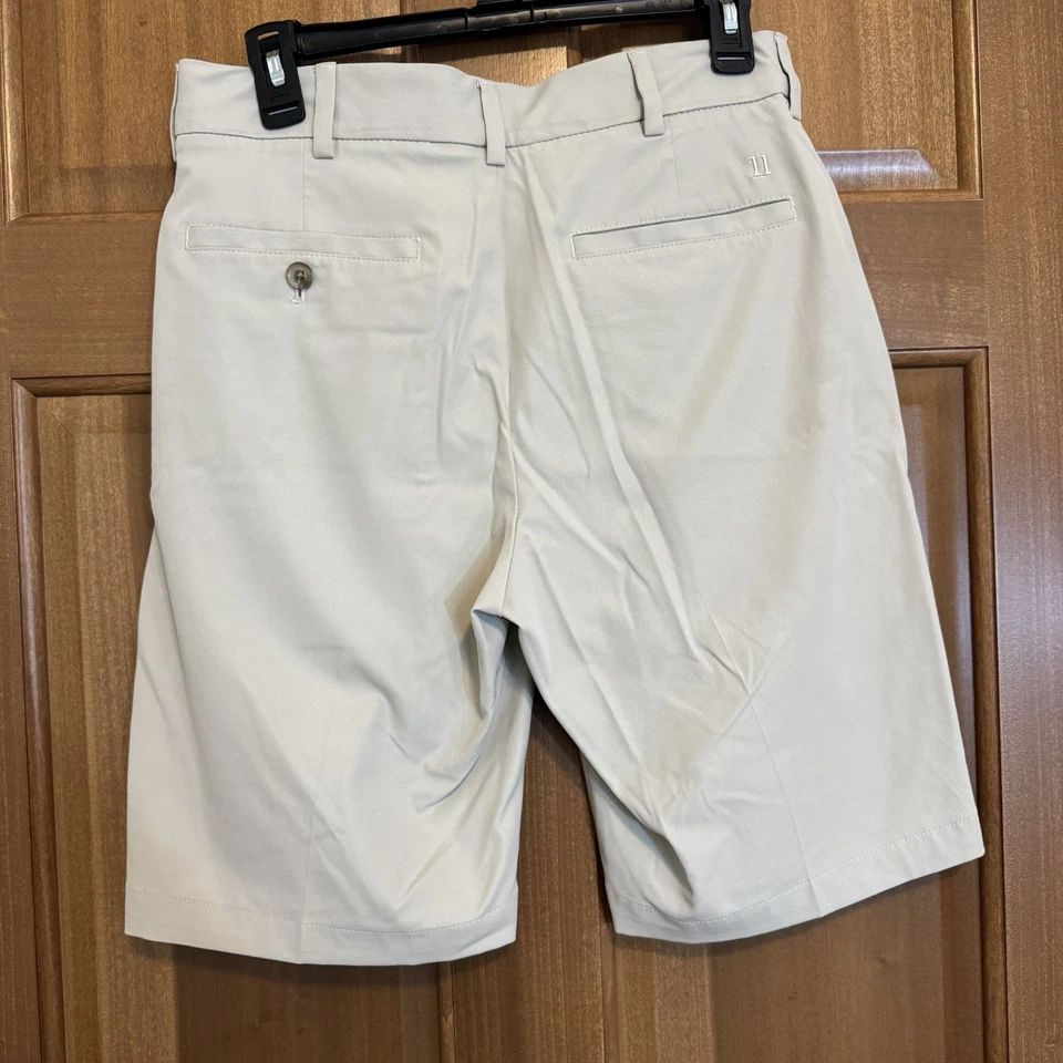 Pantalones cortos de golf para hombre Walter Hagen P11 caqui claro 10” talla 30 frente plano Foto 2 de 4