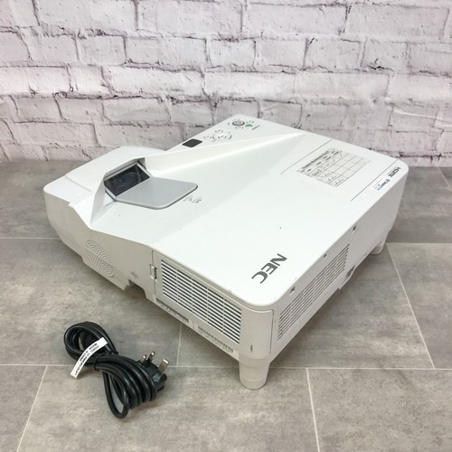 NEC UM280W Ultra Short Throw HD Projector - HDMI - 3592 Hours Used - Afbeelding 2 van 5