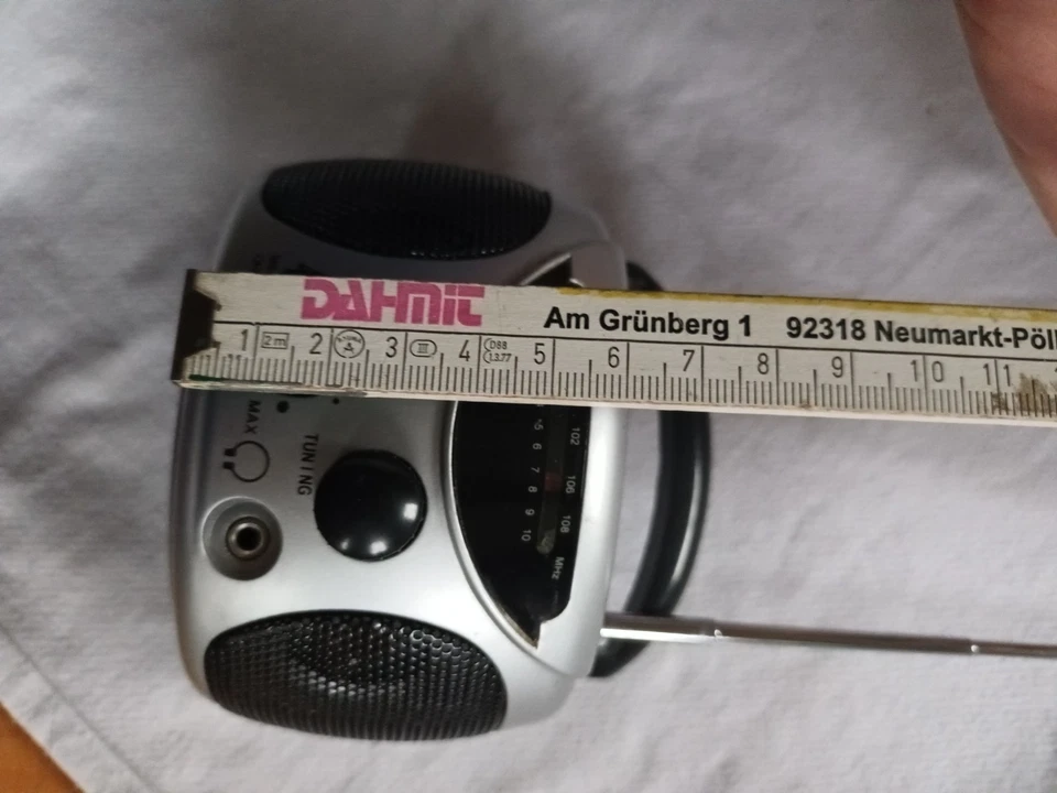 kleines Mini/Küchen/Reise/Kur-RADIO nur Batterien + Kopfhörerbuchse - Bild 2 von 4