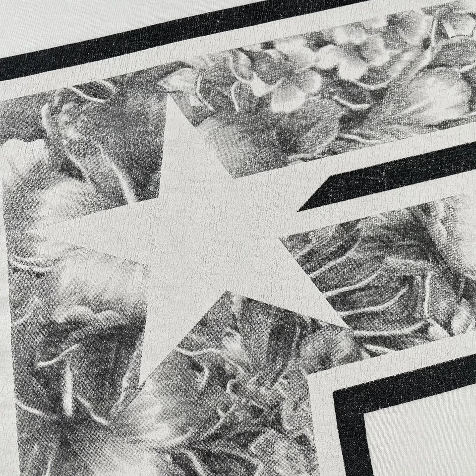 Винтажный знаменитые звезды и ремни рубашка мужская средний белый цветочный логотип коньков Y2K - Изображение 3 из 4