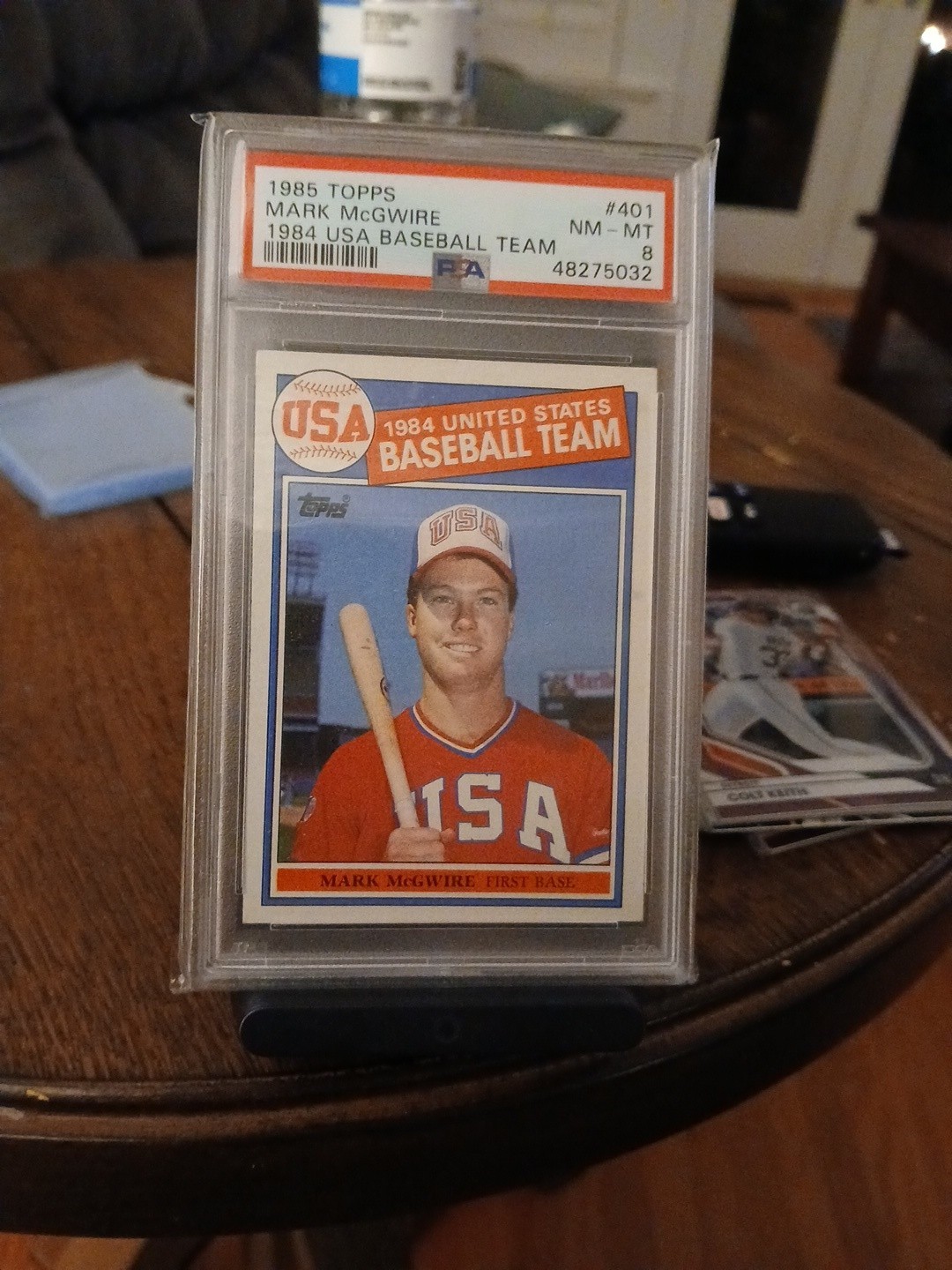 1985 Topps - Mark McGwire #401 (RC)   PSA 8
