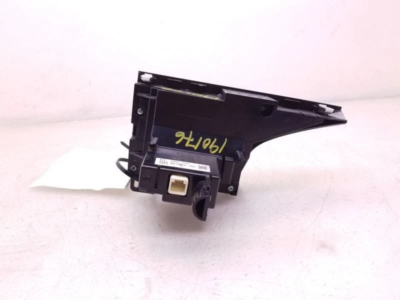 09-12 TOYOTA VENZA TEMPERATURE CONTROL UNIT ASSEMBLY  - Image 4 of 4