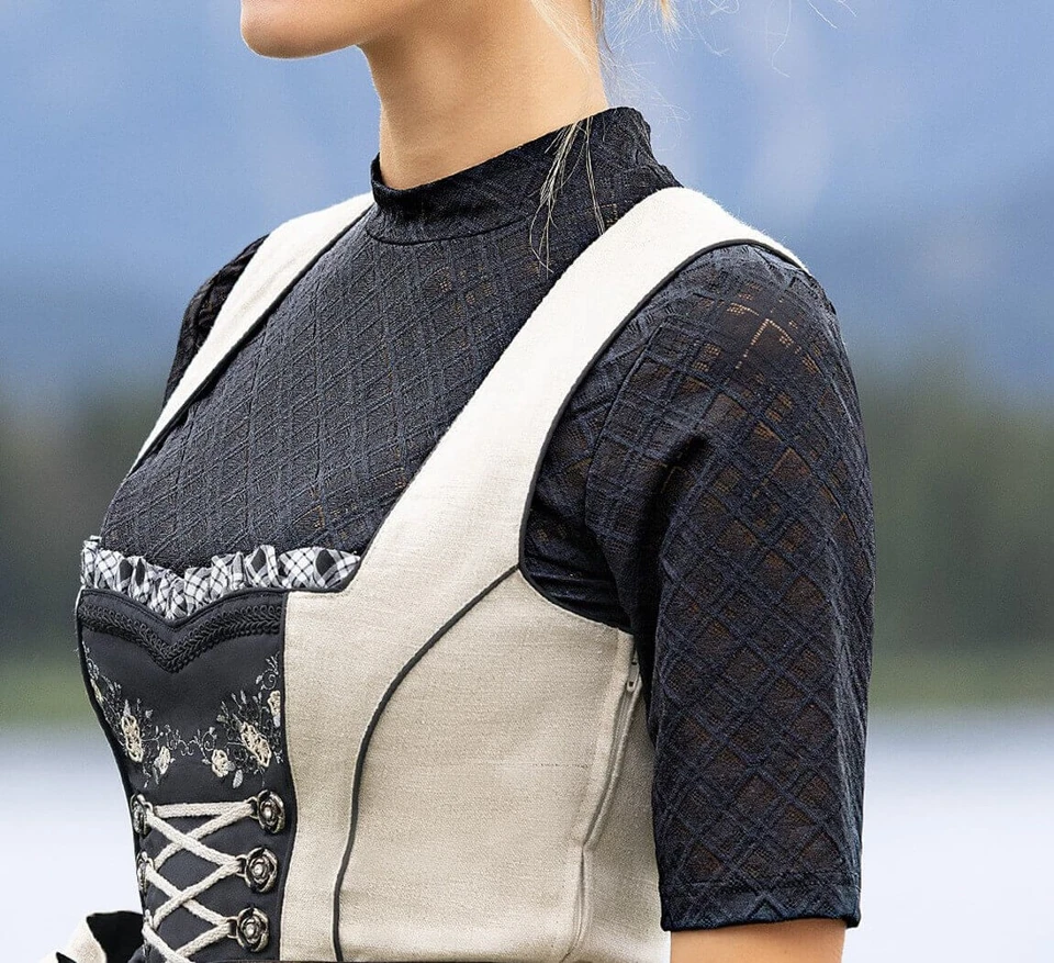 Nina von C. Dirndlbluse Selina mit Stehkragen Rückenverschluß halbarm 48461328 - Bild 3 von 3