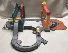 2010 Mattel ~ Thomas & Friends Sodor Shipping Co Playset w/ Gordon and Molly