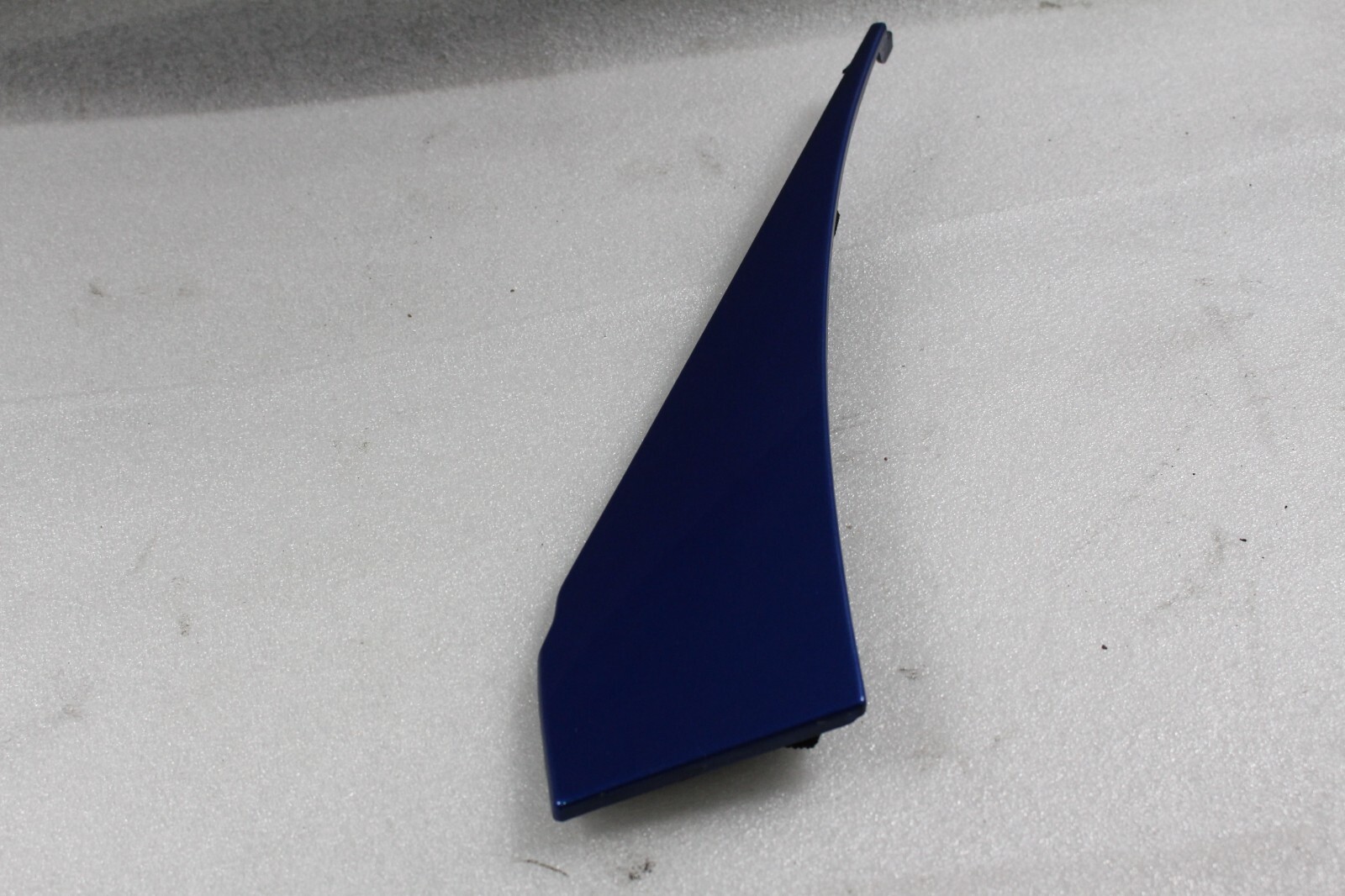 McLaren MP4-12C, RH, Right, Upper Screw Cover, Blue, Used, P/N 11A3074CP