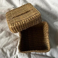 Small Vintage Square-shaped Woven Basket with Lid