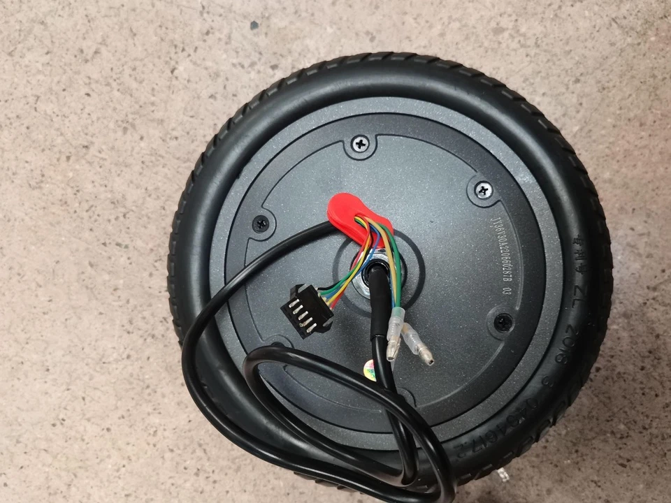 8,5 Zoll E Scooter Motor mit Vollgummireifen Für iScooter E9 E9PRO 36V 350W