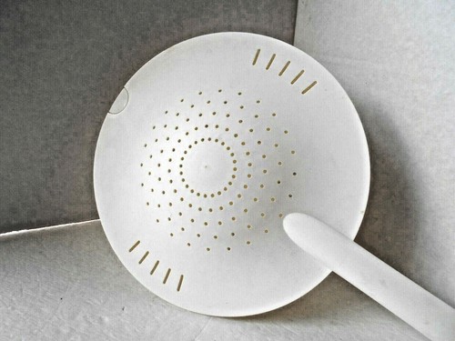 TUPPERWARE NEW VINTAGE XLARGE 2 PIECE 2 QUART STRAINER/COLANDER W/LOCKING LID - Picture 4 of 6