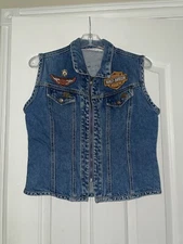 MONTANA BLUES VTG WOMANS DENIM VEST W/HARLEY DAVIDSON PINS &PATCHES SZ Large