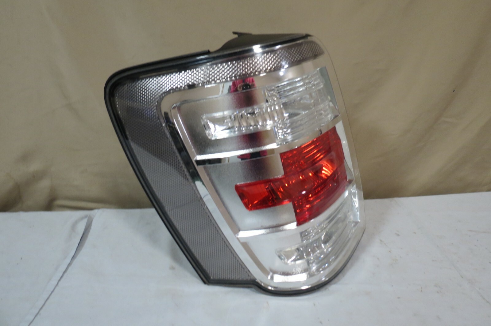 08 09 10 11 20082011 Mercury Mariner OUTER CORNER Tail Light Left