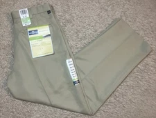 NWT Dockers Golf Pants Men 30 x 30 Beige Chino Flat Front Relaxed Fit $52