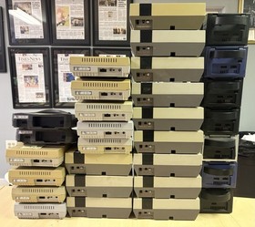 LOT *BROKEN/AS IS* NINTENDO CONSOLES/CONTROLLER-(S)NES,64,GC,WII,SWITCH,3DS,SEGA