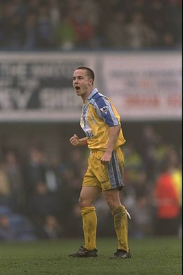 Dennis Wise of Chelsea motivates team FA Cup qarter final match v - Old Photo