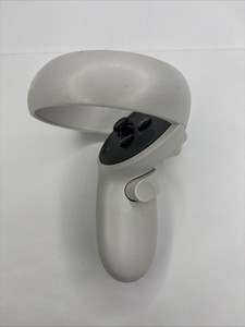 Comment recharger le casque VR Meta Quest 2 et ses manettes