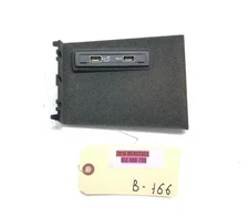 2016-2019 MERCEDES GLE DASH DUAL USB PORT MULTIMEDIA MEDIA HUB OEM.