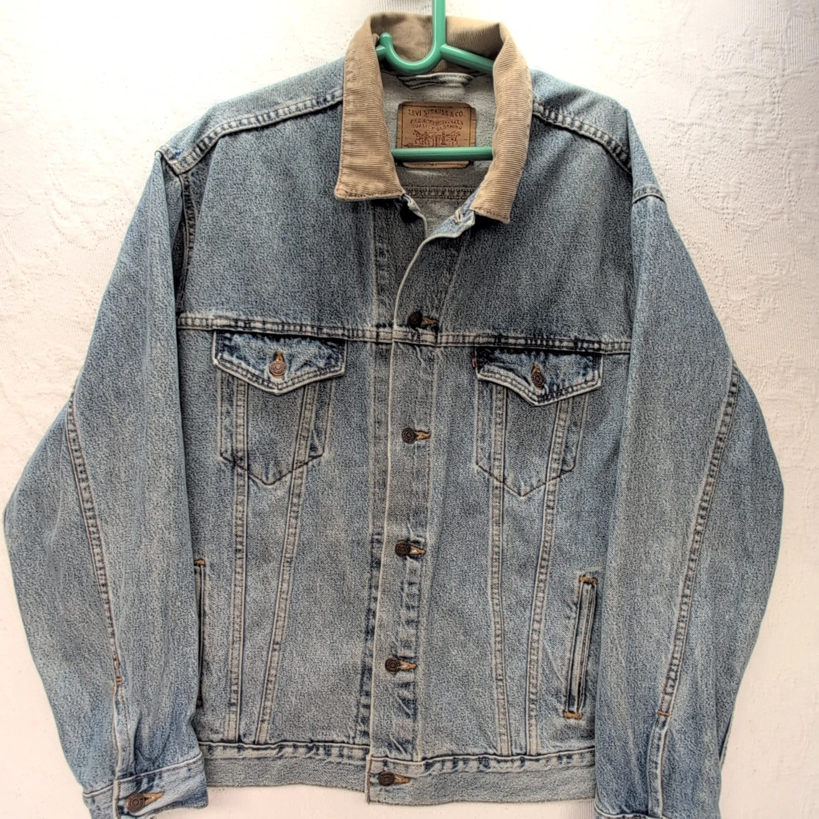 Vintage Levis Jacket Denim Trucker USA Light Wash 75558-0325 Sz XL 100% Cotton