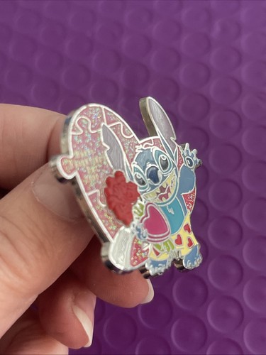 DISNEY STITCH 2010 To LILO Valentine Stitch Pin Nice Details Glitter Roses 3D - Picture 2 of 6