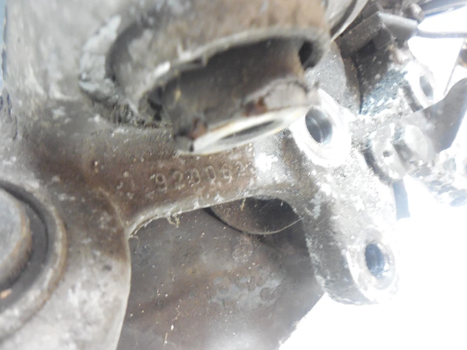 01-09 Volvo S60 2,4 L L5 2x2 tracción delantera sedán eje trasero izquierdo buje nudillo Foto 4 de 4