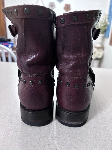 Frye Veronica Nieten kurze Moto Deko Stiefel braun Lederschnalle Damen 8 - Bild 5 von 14