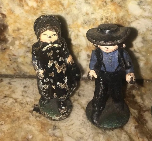 4 AMISH CAST METAL FIGURES OLDER MEN - WOMEN - CHILDREN  PAINTED And Display - Picture 6 of 12