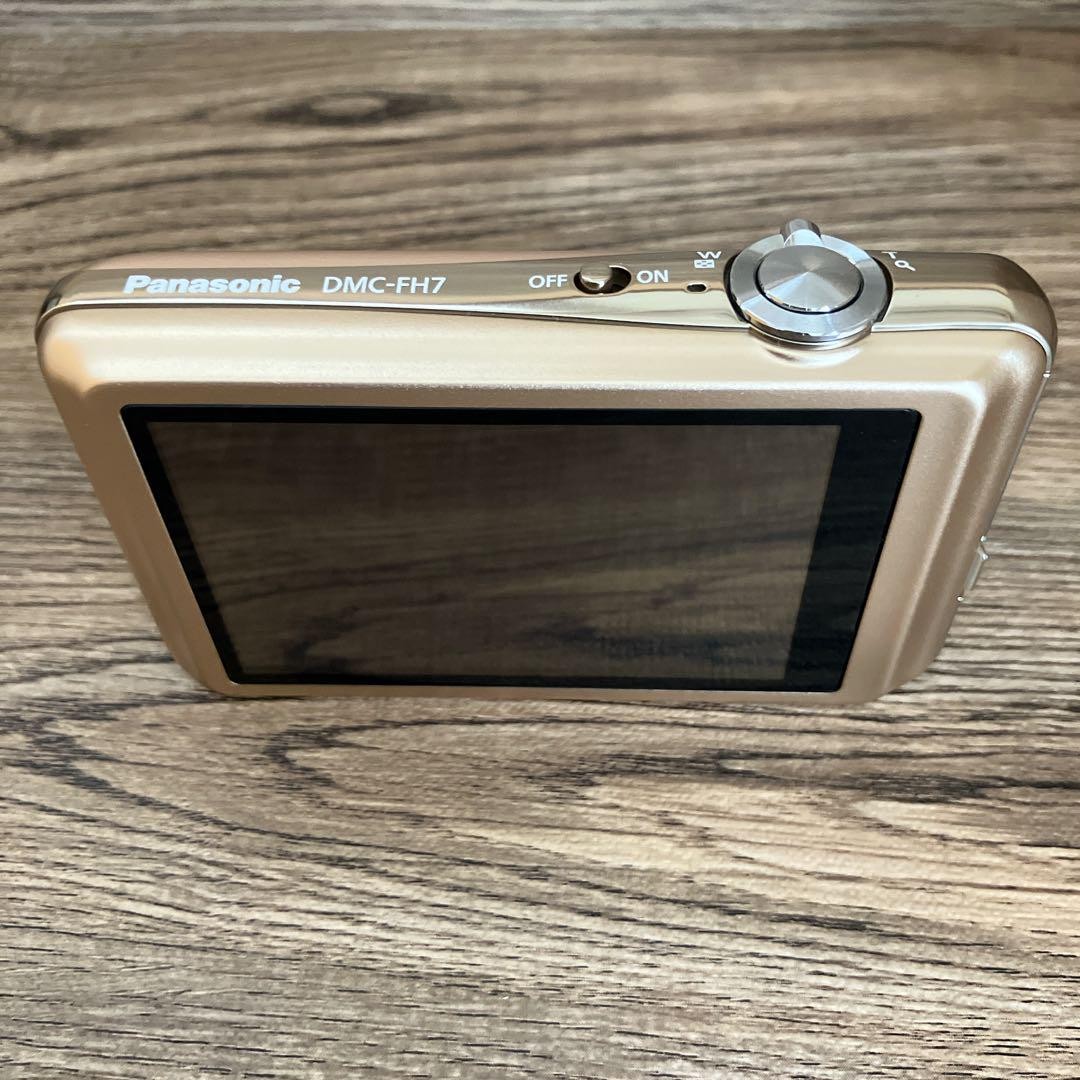Panasonic LUMIX DMC FH7 Compact Digital Camera Shine Gold 16x